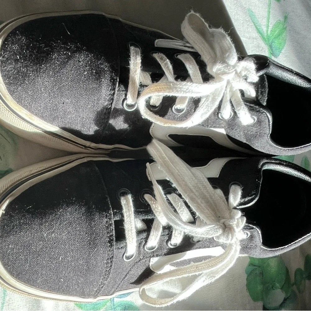 Time and Tru Black and White Athletic Shoes 7.5 Memory Foam - Picture 1 of 8